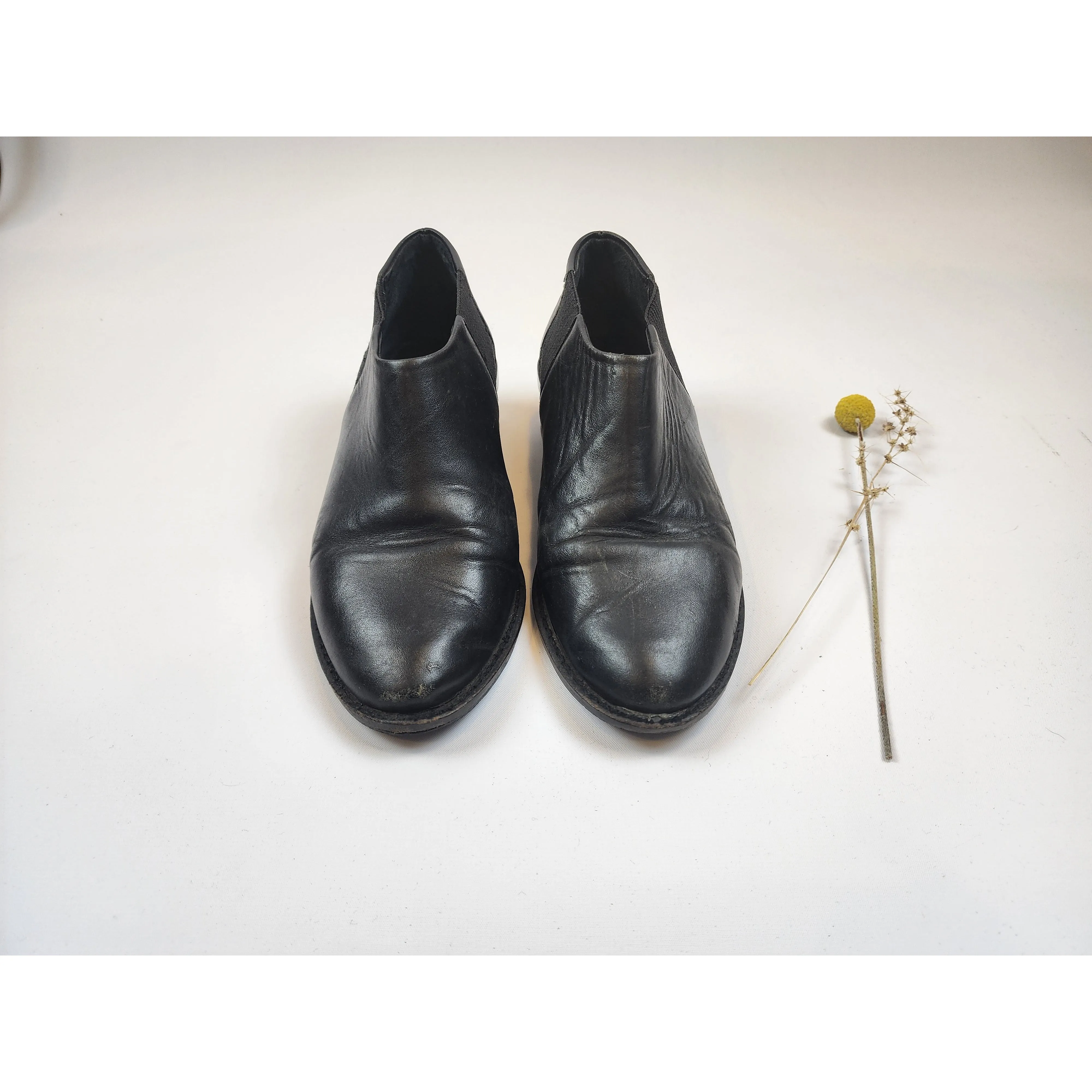 Bul black leather low ankle boots size 36