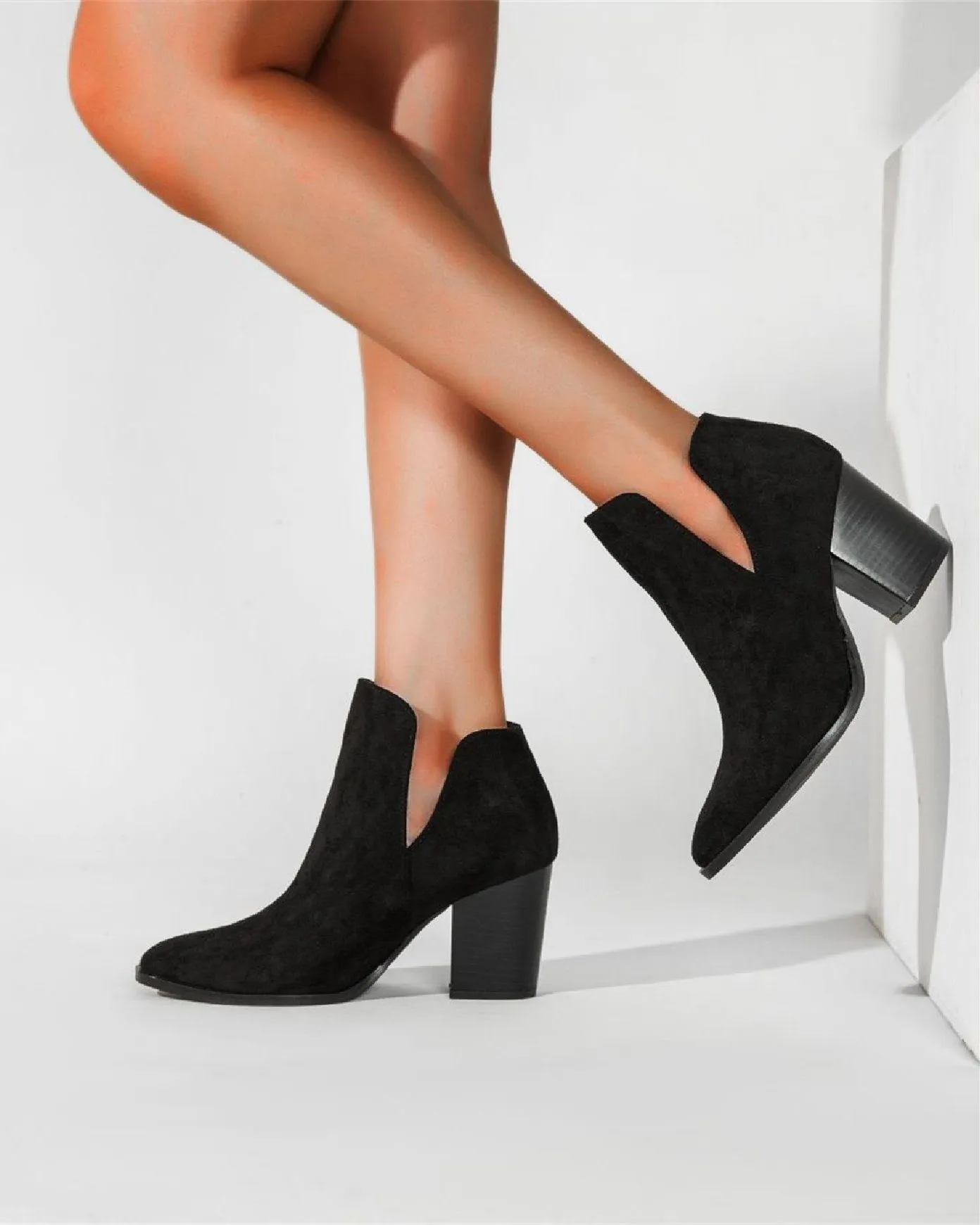 Chic Suede Ankle Boots - Black