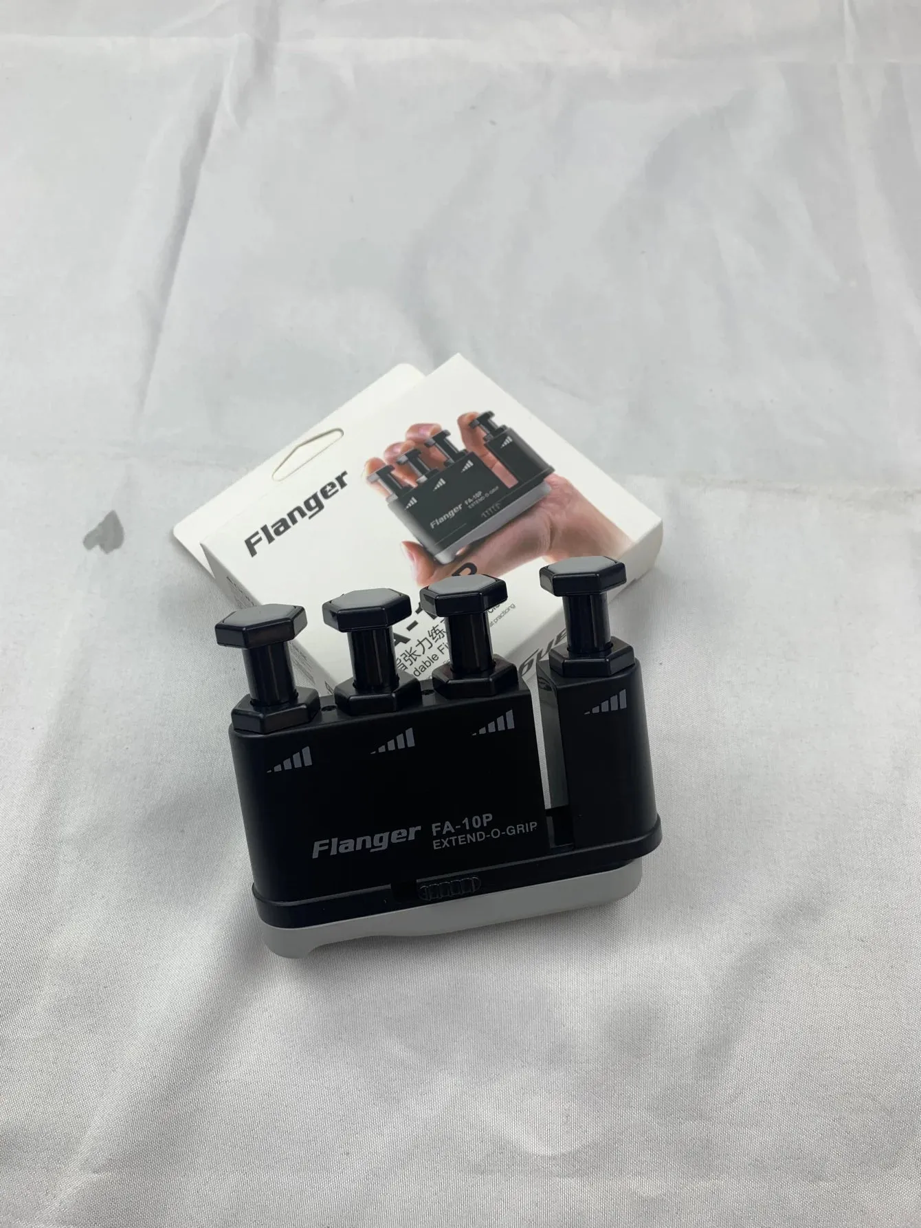 Enhance Your Finger Dexterity with Our Finger Trainer Exerciser - Perfect for Musicians and Athletes!