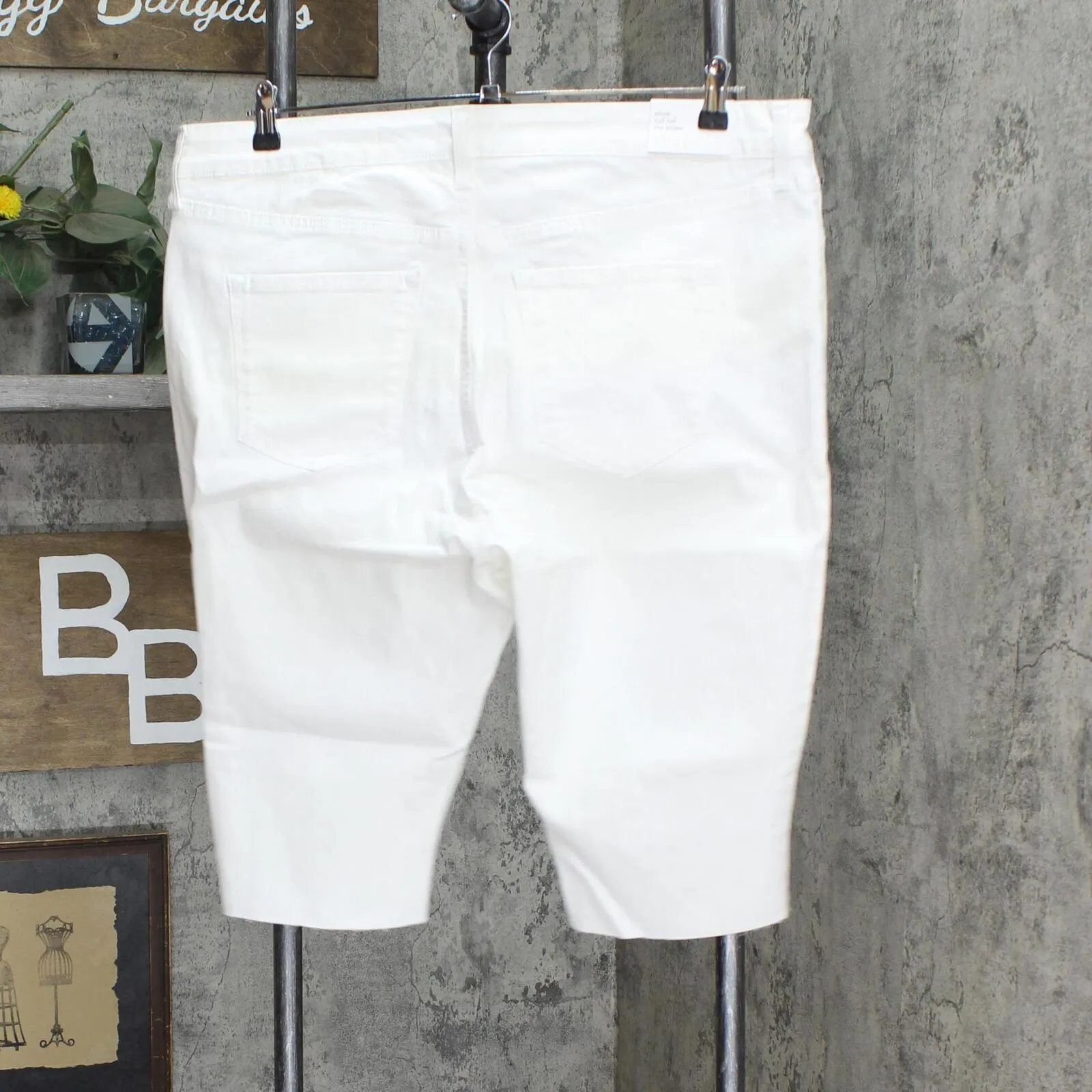 Jessica Simpson Womens Size Adored High Rise Slim Knicker Short White 18W