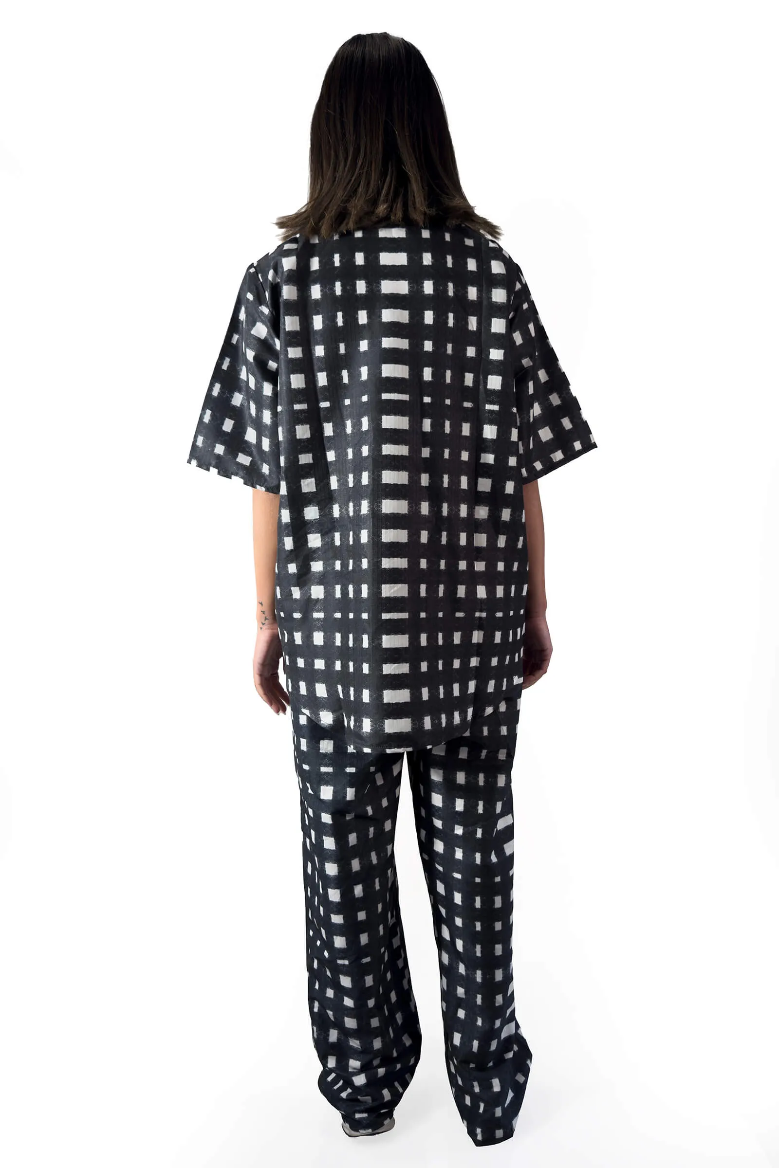 Monochrome Grid Relaxed Set