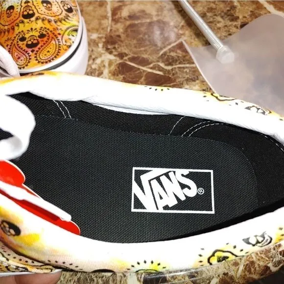 NEW Vans men Off the wall skateboard Skulls shoes sneaker size men 9.5 women 11