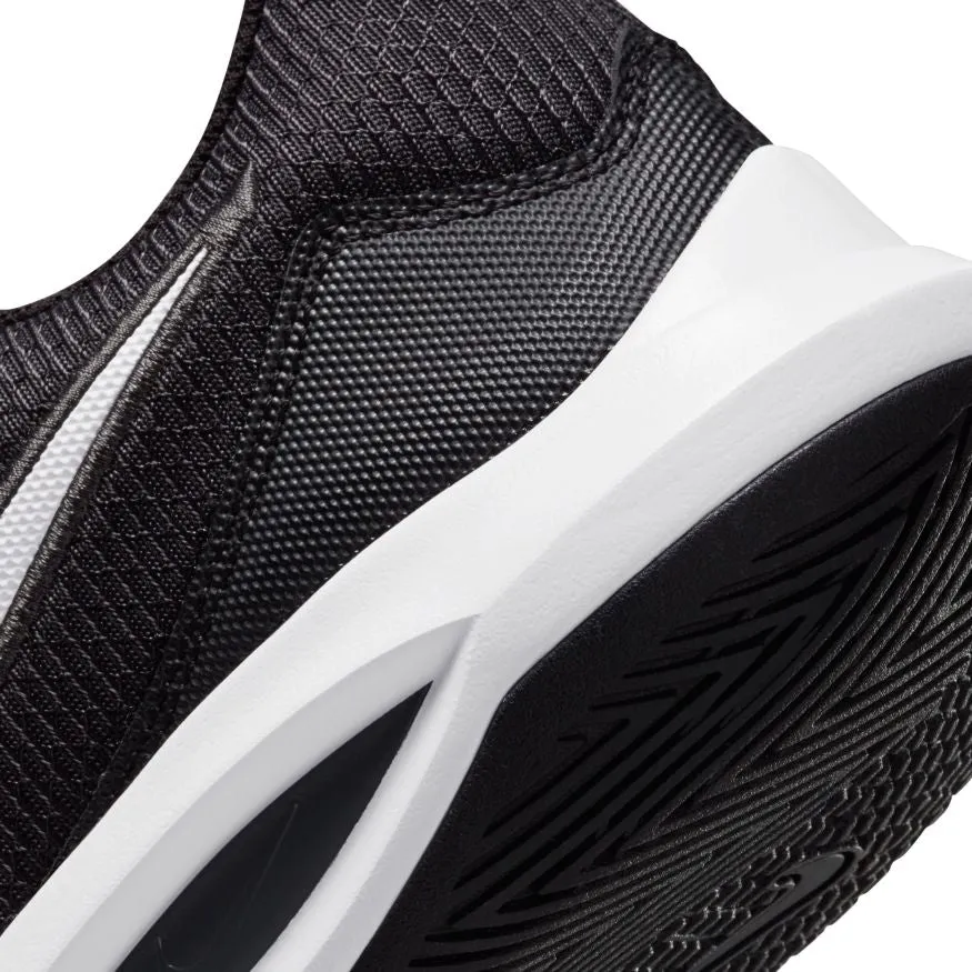 NIKE PRECISION V BASKETBALL SHOE