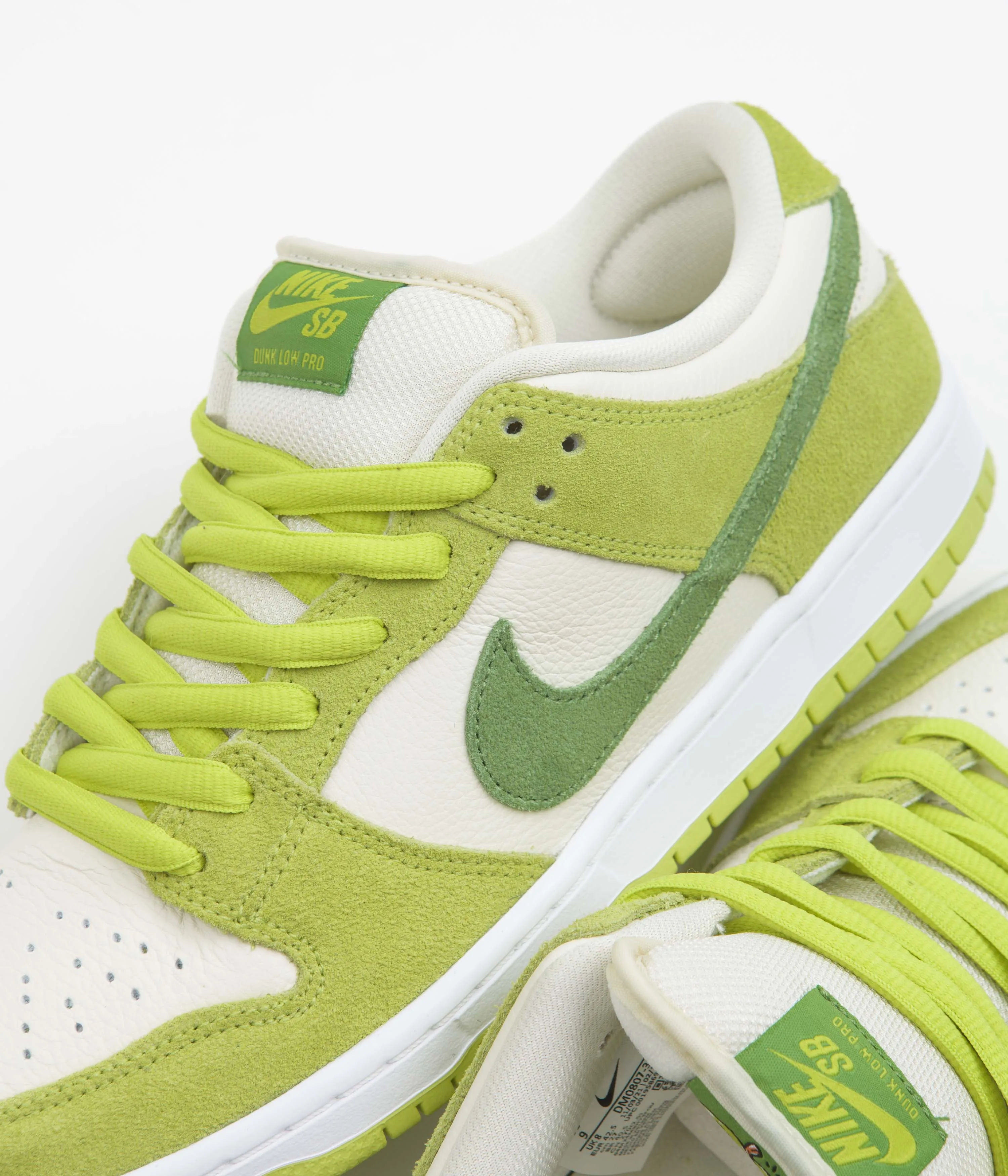 Nike SB Dunk Low Pro Apple Shoes - Atomic Green / Chlorophyll - Atomic Green