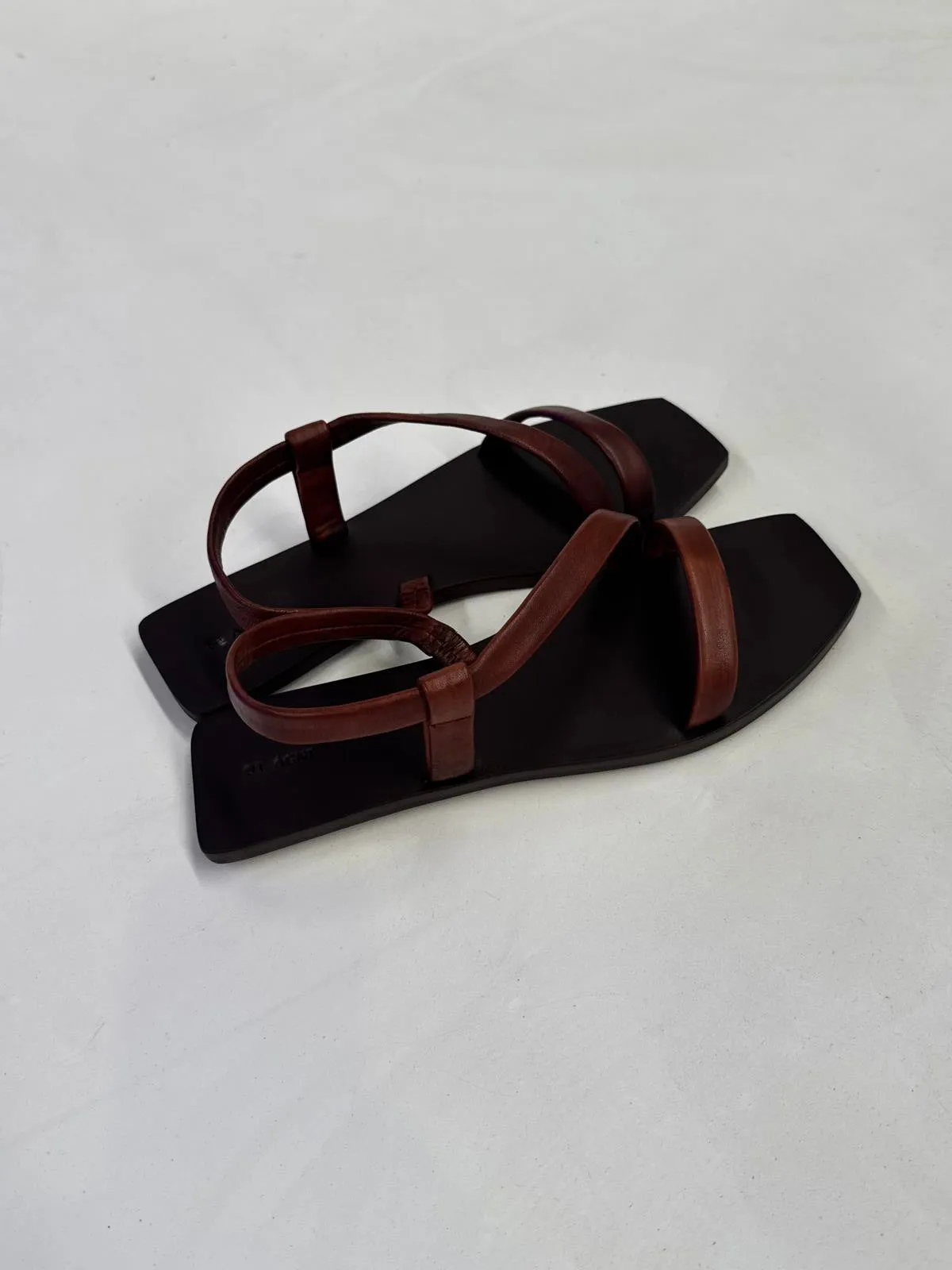 ST. AGNI Twist Strap Slide - Antique Tan